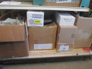 lot 44 image: (EC1) And More Assorted AV Accessor...