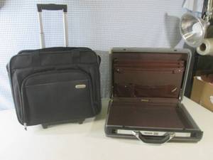 lot 65 image: (EC1) Samsonite Brief Case and Targ...