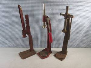 lot 68 image: (F-0) 3 Vintage Bottle Cap Presses...