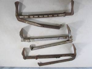 lot 70 image: (F-2) 3 Vintage Brick Carriers...