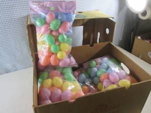 lot 116 image: (EW6) 6 Bags of 48 Plastic Easter E...