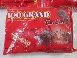 lot 143 image: (B-2) 3 Bags 100 Grand Fun Size Can...