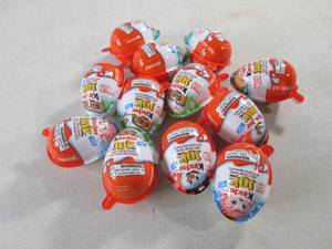 lot 153 image: (B-1) 12 Kinder Joy Best by May 202...