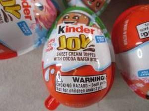 lot 154 image: (B-1) 12 Kinder Joy Best by May 202...