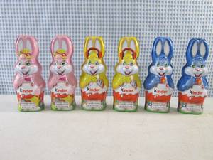 lot 200 image: (B-1) 6 Kinder Hollow Chocolate Bun...