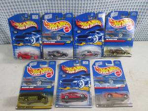 lot 227 image: (EC1) Assorted Hot Wheels in Packag...