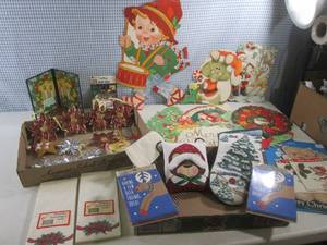 lot 243 image: (G-1) Assorted Christmas Decor...