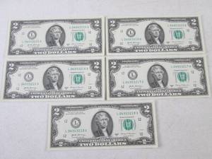 lot 259 image: (CNTR) 5 - $2 Bills in Sequential O...