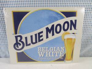 lot 304 image: (G-1) Blue Moon Belgian White Style...