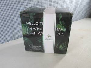 lot 356 image: (CS) Expandable Garden Hose...