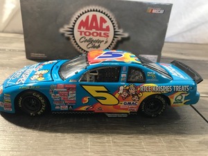 lot 47 image: 1999 NASCAR MAC Tools Terry Labonte #5  Kellogs Rice Krispie Treats 124 scale die cast stock car