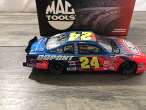 lot 67 image: 2002 NASCAR MAC Tools Jeff Gordon #24  DuPont 124 scale die cast stock car