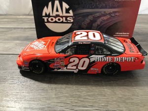 lot 70 image: 2002 NASCAR MAC Tools Tony Stewart #20  Home Depot 124 scale die cast stock car