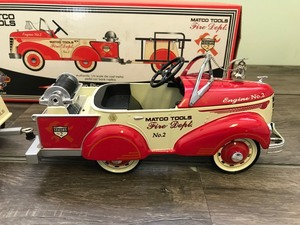 lot 165 image: 2001 RARE CROWN PREMIUMMATCO 1940 GENDRON w TRAILER 16 Scale  PEDAL CAR REPLICA coin bank