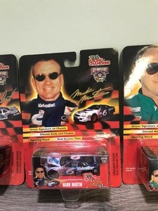 lot 180 image: 4 - 1998 NASCAR Racing Champions Signature driver series 164 scale die cast stock cars