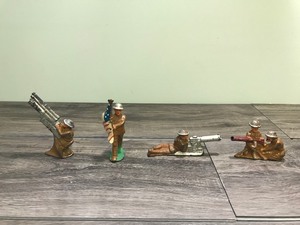 lot 222 image: 4 - 1950s Barclay Metal SOLDIERS