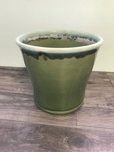 lot 235 image: Pfaltzgraff USA I6 L65 green colored planter