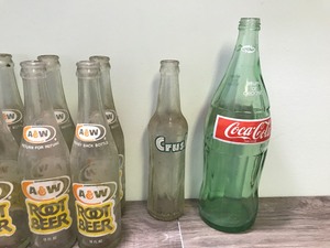 lot 250 image: 21 - vintage glass soda pop bottles