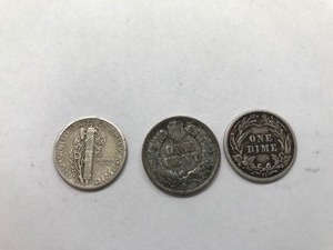 lot 272 image: Lot of 3 collectible coins