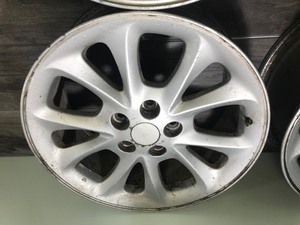 lot 288 image: Set of 4 aluminum rims
