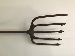 lot 315 image: Vintage 5 tine fishing spear
