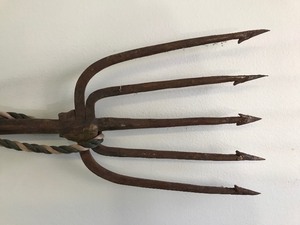 lot 316 image: Vintage 5 tine fishing spear with wood handle