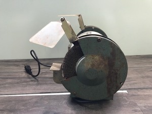 lot 324 image: 6 Bench Grinder