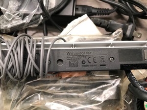lot 339 image: Lot of electronic cables and misc.