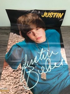 lot 341 image: Justin Bieber magazine and poster