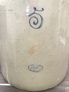 lot 346 image: Vintage 5 gallon Red Wing Crock