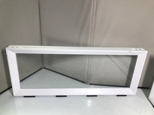 lot 415 image: 2 - Aluminum framed windows 