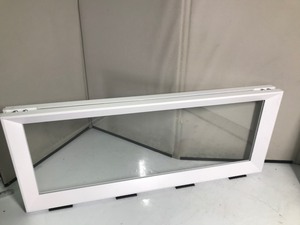 lot 420 image: 2 - aluminum framed windows