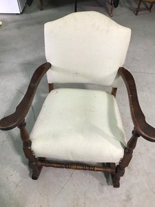 lot 6 image: Vintage rocking chair