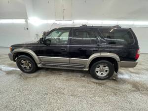 lot 11Z image: 2000 Toyota 4Runner Limited - 4X4