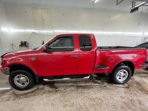 lot 16A image: 1998 Ford F-150 XL - 4X4