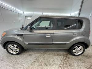 2010 Kia Soul  - 2 OWNERS