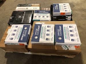 Pallet with Mix lot of Ceramic Flooring, various models and conditions Customer returns review all pictures