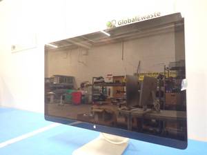 lot 6 image: Apple&nbspThunderbolt Display A1407  27 screen with 2560 x 1440 2K Resolution  Includes Display and power cables
