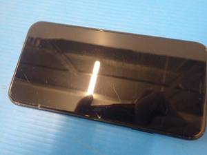 lot 29 image: Apple&nbspIphone Xr A1984  64GB of storage  carrier is unlocked  cracked screen and back case  includes charging cable