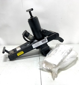 lot 424 image: Hydraulic Pump