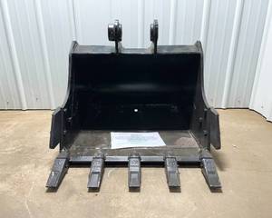 lot 195 image: Mini Excavator Bucket 30 Inch - 305306