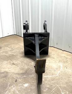 lot 163 image: Mini Excavator Frost Tooth Ripper C307308