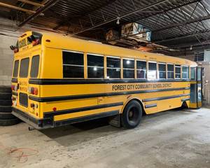 lot 44 image: 2002 Freightliner FS65 School Bus  MECHANICS SPECIAL 
