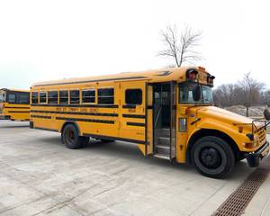 lot 40 image: 2007 Bluebird Cummins Diesel Bus with Wheelchair Lift