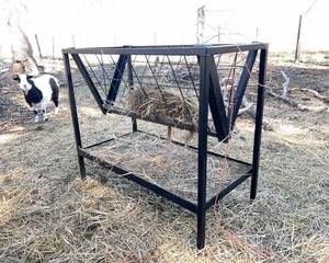 lot 49B image: Small Square Bale Hay Feeder