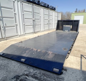 lot 16 image: Flat Bed Roll Off Trailer