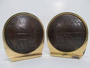 lot 19 image: Set of Vintage Brass World Globe Bookends