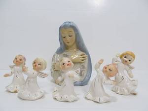 lot 25 image: Mid Century Mary Planter & Lefton Angels