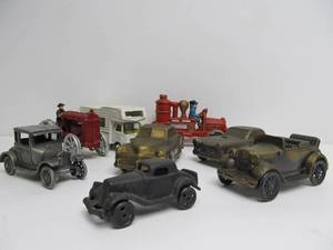lot 31 image: Group of Vintage Cars etc - Brass Banks, Tonka, Cast Iron etc
