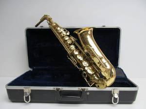 lot 39 image: Nice Vintage CONN Saxophone